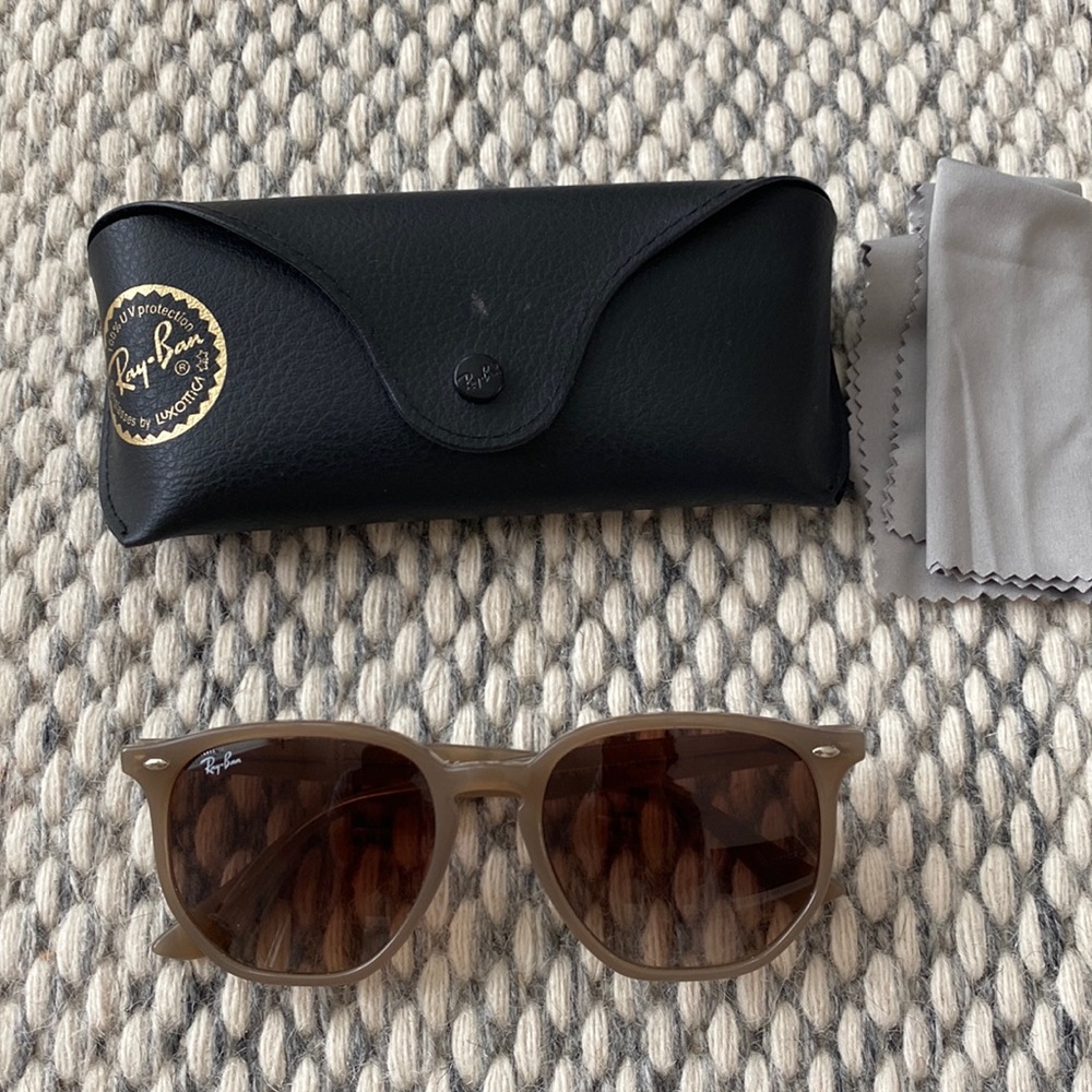 Ray-Ban RB4306 Beige/Brown Gradient - Like New!